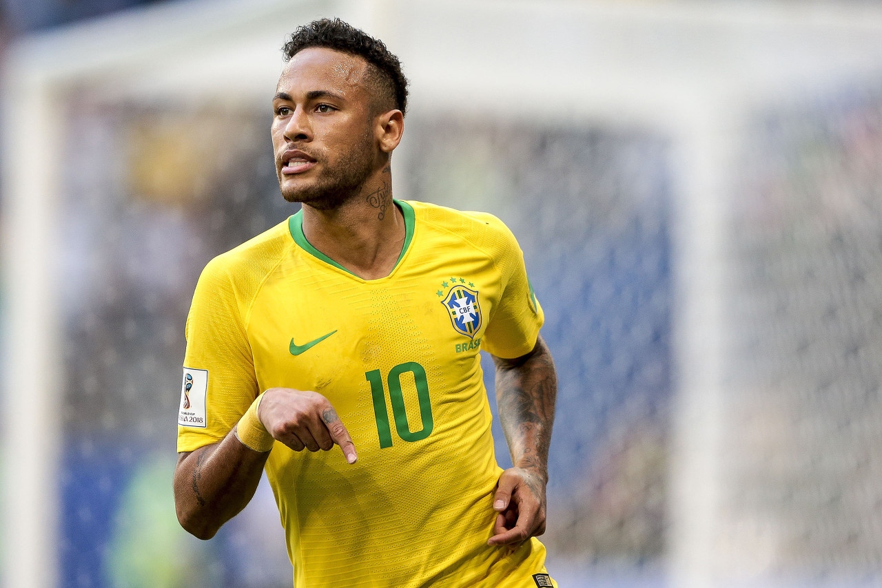 各种因素交 各种因素交