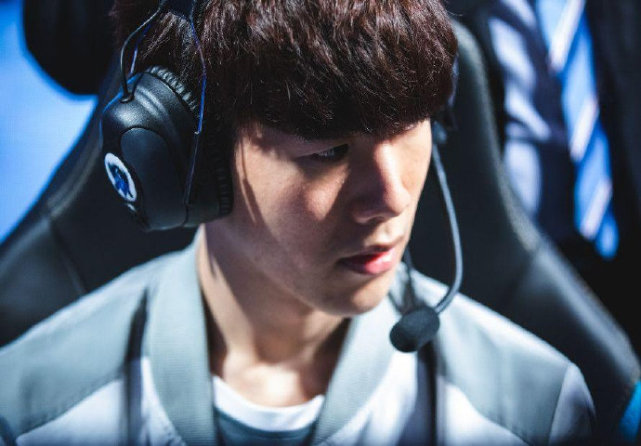 发展令人充 发展令人充