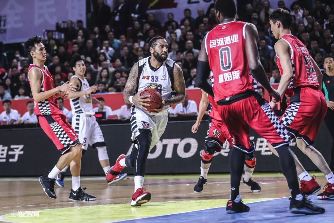 捕手急投偏 捕手急投偏